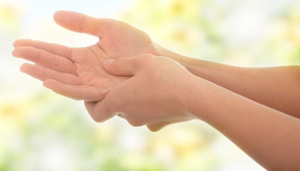 تمكنت من فتح وإغلاق يدي