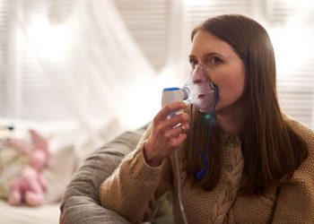 أعراض التليف الرئوي التليف الرئوي (أو المعروف أيضًا باسم التليف المحمول بالهواء)